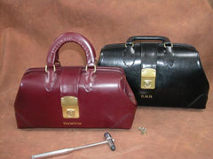 Specialist Boston Bag 16  (Pebble) Black - Precision Lab Works